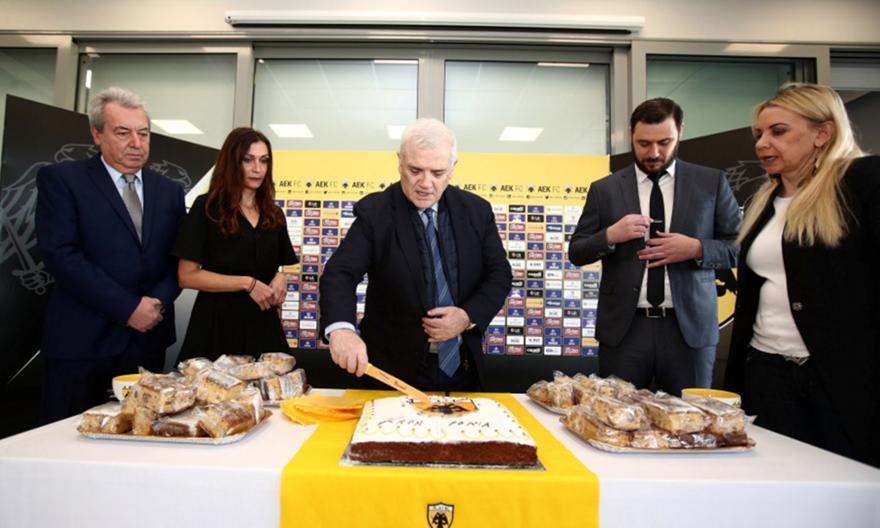 Η κοπή πίτας της ΑΕΚ (pics)