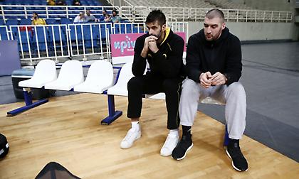 Παραμένουν στα «πιτς» Σάκοτα και Καββαδάς