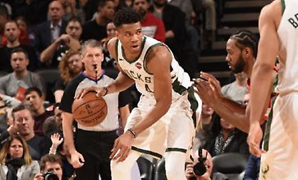 Κυρίαρχοι στο Τορόντο Γιάννης και Μπακς!