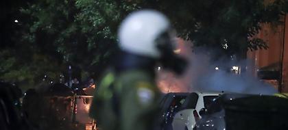 Θεσσαλονίκη: Επίθεση με μολότοφ στα ΜΑΤ στο τουρκικό προξενείο