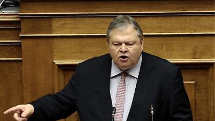 Αιχμηρή απάντηση Βενιζέλου σε Τσακαλώτο για το... αλάθητο: Αν θέλει άφεση, με εμένα θα δυσκολευτεί