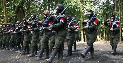 Αντάρτες του ELN απελευθέρωσαν το πλήρωμα ελικοπτέρου που απήγαγαν