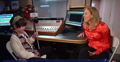 Τυφλό 11χρονο κορίτσι αφήνει άφωνη δημοσιογράφο (video)