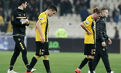 Την «κόκκινη γραμμή» με τον προπονητή, η ΑΕΚ την έχει περάσει προ πολλού