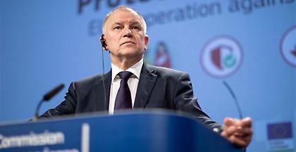 Επιτρόπος Υγείας ΕΕ για Πολάκη: Ντροπή, δεν καταλαβαίνει τίποτα από υγεία