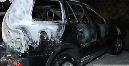 Θεσσαλονίκη: Τέσσερα οχήματα κάηκαν ολοσχερώς σε πυρκαγιά εντός Πάργκινγκ