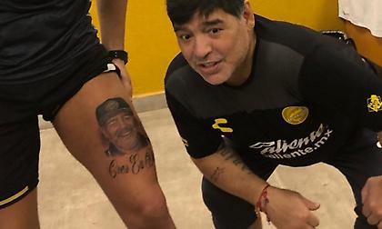 Παίκτης του Μαραντόνα έκανε τατουάζ… τον ίδιο (pics)