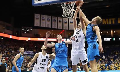 Σαρωτικοί οι Γερμανοί, ολοκλήρωσε με νίκη ο Ερυθρός Αστέρας