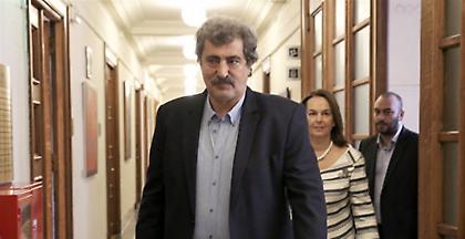 Πολάκης σε ευρωπαίο Επίτροπο Υγείας: Το τσιγάρο θα το κόψω όταν το επιλέξω