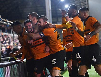 Από τα ράφια της Tesco, στους «16» του Κυπέλλου και... στο μαιευτήριο! (vids)