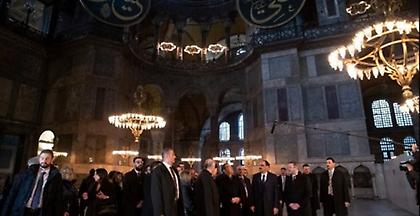 Handelsblatt: Ο Τσίπρας δεν θα δώσει στον Ερντογάν αυτά που θέλει