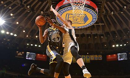 Διέλυσαν τους Σπερς οι Γουόριορς