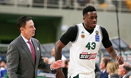 Πιτίνο: «Απίθανο άτομο ο Θανάσης Αντετοκούνμπο» (pic)