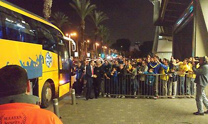 Αποθέωση για Μπλατ στην άφιξη του Ολυμπιακού (video)