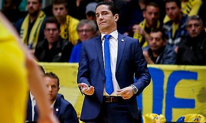 Πρώτη φορά πανηγύρισε νίκη κόντρα στον Ολυμπιακό ο Σφαιρόπουλος!