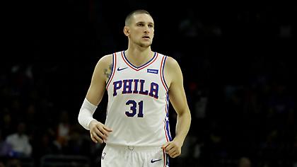 Αντί… Ντέιβις πήραν Μουσκάλα κι έδωσαν Ζούμπατς και Μπίσλεϊ οι Λέικερς