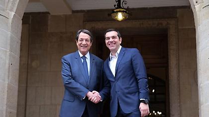 Επικοινωνία Τσίπρα - Αναστασιάδη για την επίσκεψη στην Τουρκία