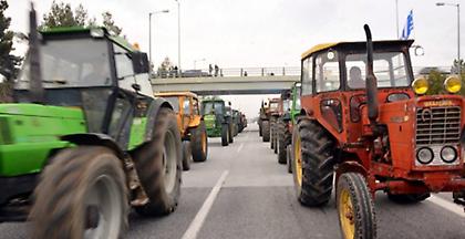 Κλείνουν τα Τέμπη οι αγρότες, συμβολικοί αποκλεισμοί σε διάφορα σημεία