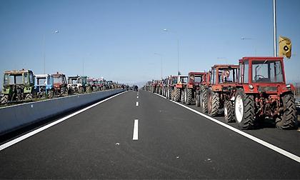 Οι αγρότες έκλεισαν τα Τέμπη