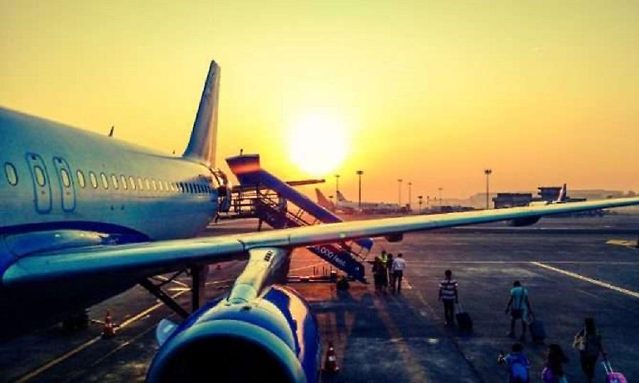 Αεροσυνοδός αποκαλύπτει: Ο θανάσιμος κίνδυνος που μπορεί να ρίξει αεροπλάνο και δεν είχες φανταστεί