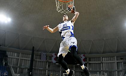 Εντυπωσιακός και νικητής στα καρφώματα ο Αγραβάνης!