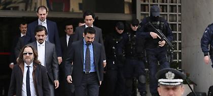 Ενισχύουν τα μέτρα για τους 8 Τούρκους, μετά την επικήρυξη με 700.000 ευρώ τον καθένα