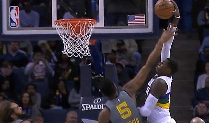 Φοβερό κάρφωμα Ντιάλο στο Top 10 (video)