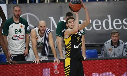 Παραμένει στο νοσοκομείο ο Ρογκαβόπουλος