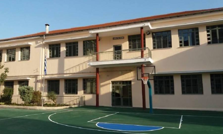 Το μεγαλύτερο ψέμα που μάθαμε στο σχολείο για την ελληνική γλώσσα και ακόμα το πιστεύουμε