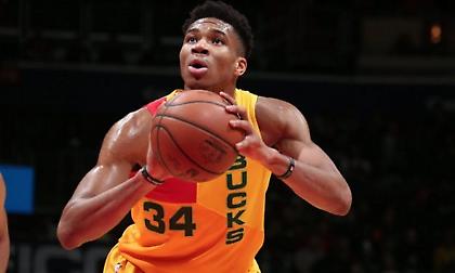 Γιάννης και τρίποντα: Τι απάντησε στο Eurohoops μετά από το πρόσφατο 66,7% (video)