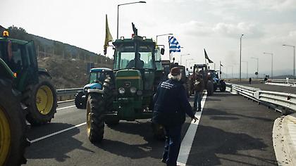 Παραμένουν τα αγροτικά μπλόκα στη Μακεδονία - «κληρώνει» για τη Νίκαια