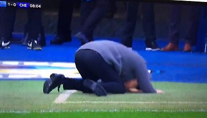 Ο Πεπ σωριάστηκε στο έδαφος στην τρομερή χαμένη ευκαιρία του Αγουέρο! (video)