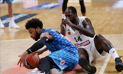 Ξαναμπήκαν στο παρκέ στον Χολαργό