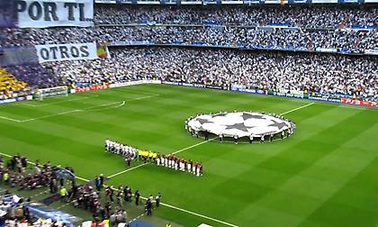 Το σεντόνι ξανακουνιέται, οι ποδοσφαιρόφιλοι πανηγυρίζουν (σκίτσο)