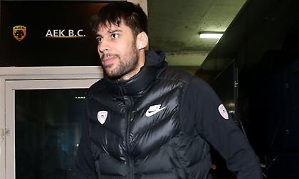 Οπαδοί του Παναθηναϊκού σε Πρίντεζη: «Πληρωθήκατε;»