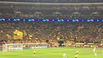 Δυναμική παρουσία των οπαδών της Ντόρτμουντ στο Γουέμπλεϊ