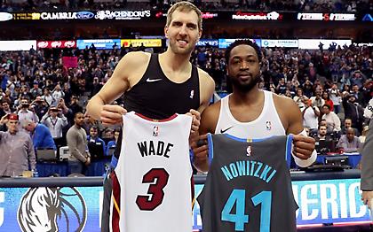 Αντάλλαξαν φανέλες οι θρύλοι Γουέιντ και Νοβίτσκι (video)