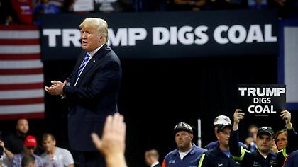 O Tραμπ κηρύσσει τις ΗΠΑ σε κατάσταση έκτακτης ανάγκης