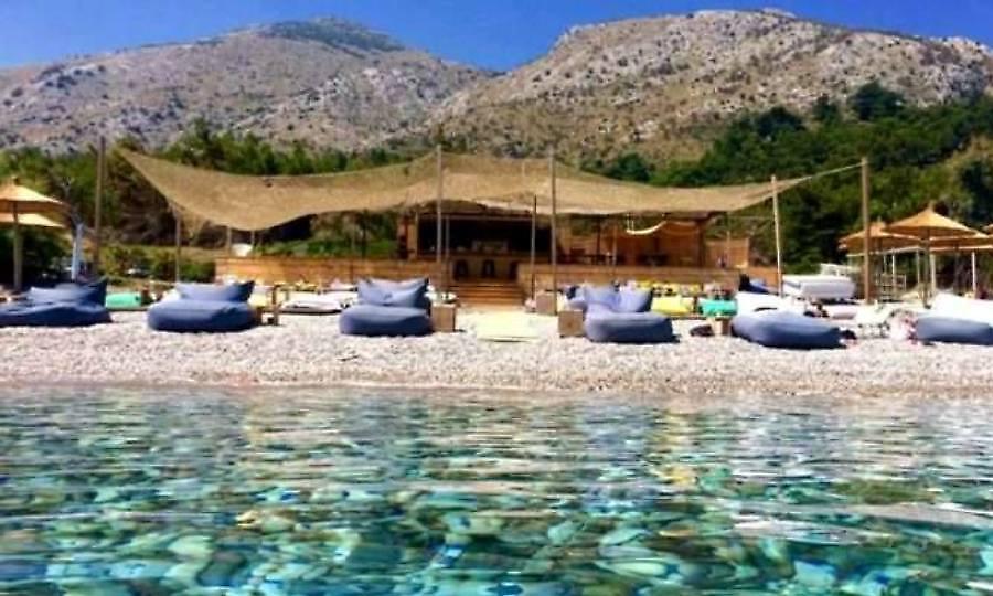 Το νησί που θα έπρεπε να βουλιάζει από κόσμο δεν το προτιμάει κανείς το καλοκαίρι (pics)