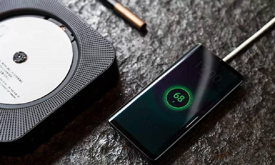 Αυτό είναι το πρώτο κινητό χωρίς θύρες, τρύπες και κουμπιά – Δείτε πώς λειτουργεί