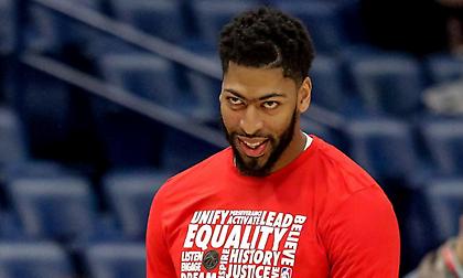 Ντέιβις: «Και οι 29 ομάδες είναι στη λίστα μου»