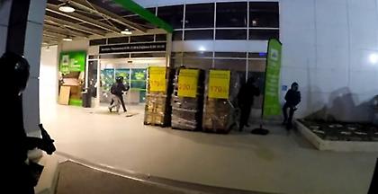 Επίθεση Ρουβίκωνα με βαριοπούλες με πολυκατάστημα στην Κηφισίας (video)