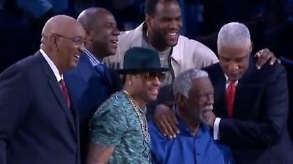 Η αγκαλιά των θρύλων του NBA (pic)