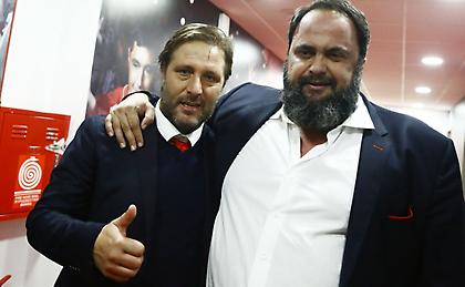 Αγκάλιασε τον Μαρτίνς στα αποδυτήρια ο Μαρινάκης