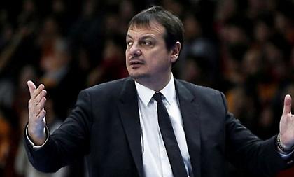 Έξαλλος ο Αταμάν με τη διαιτησία: «Να το κάνουμε όπως ο Ολυμπιακός!»