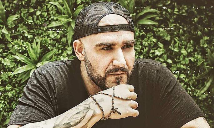 Λευτέρης Κιντάτος: Στο στούντιο για το νέο του τραγούδι