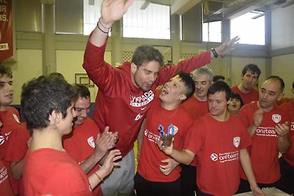 Γενέθλια με τα παιδιά του ΚΕΕΠΕΑ Ορίζοντες ο Μπόγρης (pic)