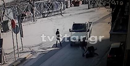 Θήβα:Ανήλικοι επιτίθενται σε γυναίκα για να τη ληστέψουν - Σοκάρει το βίντεο