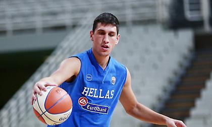 Λαρεντζάκης και Κατσίβελης εκτός με Γεωργία