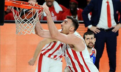 Ο Μιλουτίνοφ… δοκίμασε τη ρακέτα της Εφές! (video)